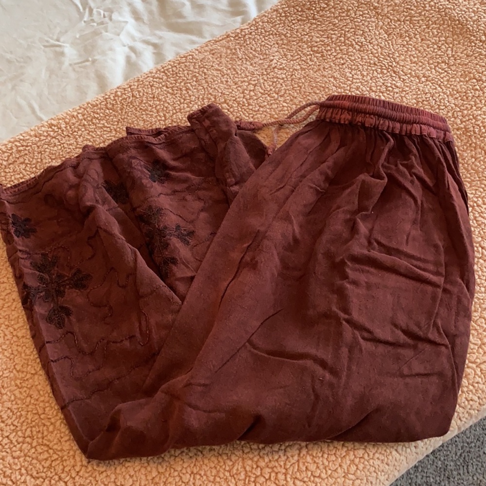 Long, embroidered skirt !